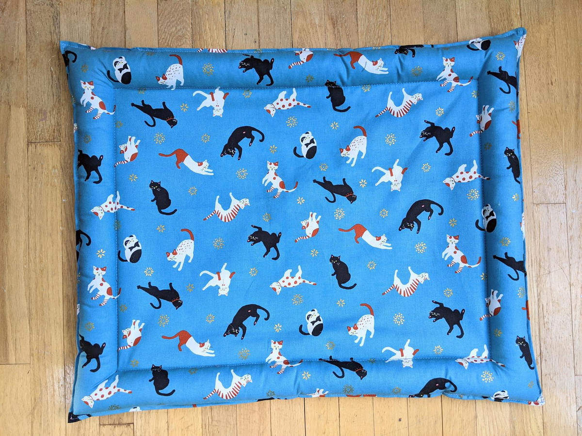 Blue Catnip & Silvervine Filled Cat Bed