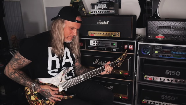  Euge Valovirta on the ENGL Ravager IR E725