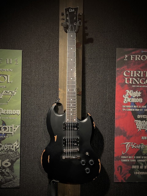 ESP LTD VOLSUNG Distressed Black