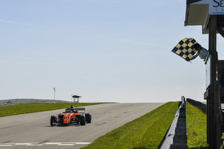 Dickerson Wins Big in Pittsburgh