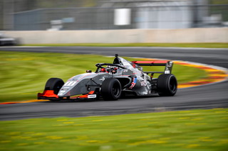 NEWS FLASH: Yeany Squeezes Simpson for Pole in Close Qualifying