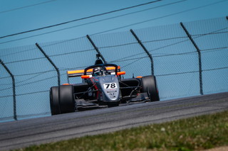 Nine Crosslink Kiwi Motorsport Drivers on Track This Weekend