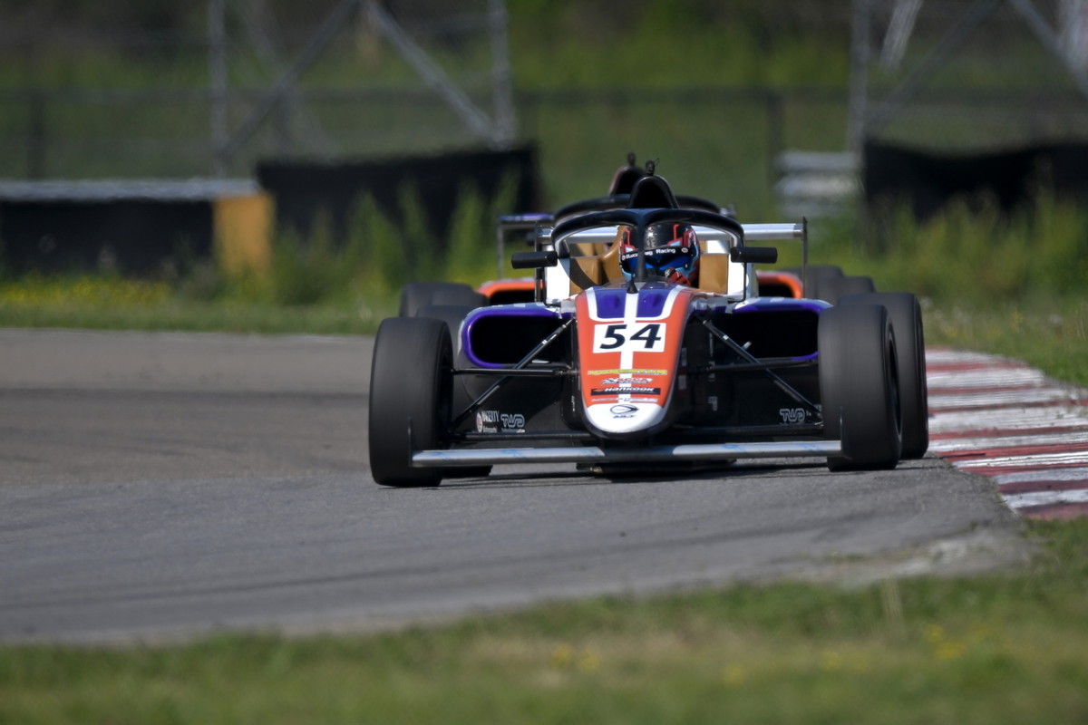 Momentum Motorsports Announces 2026 Driver Lineup for FR Americas and F4 U.S. Championship