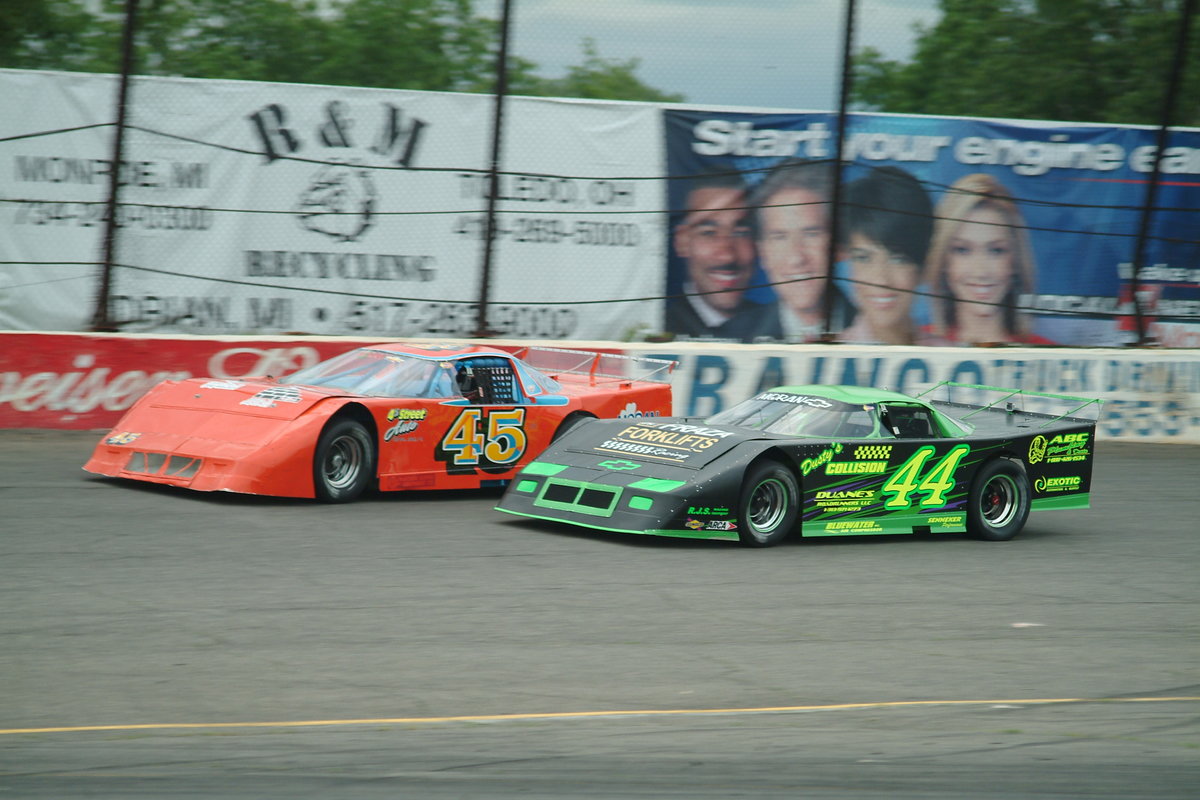 FLAT ROCK SPEEDWAY SCHEDULE OF EVENTS - Saturday, May 3