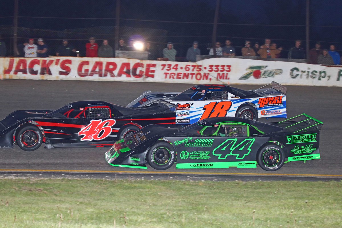 THRILLING FINISHES HIGHLIGHT FLAT ROCK OPENER
