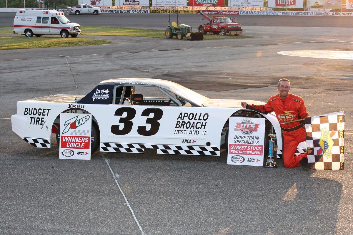 STUDT LOOKS TO MAKE HISTORY; EARLEY, KURZYNIEC IN LINE FOR 2016 TITLES