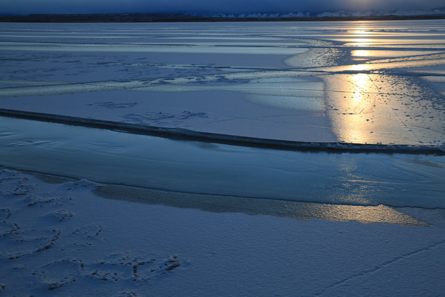 Winter Starts When The Ice Sings 