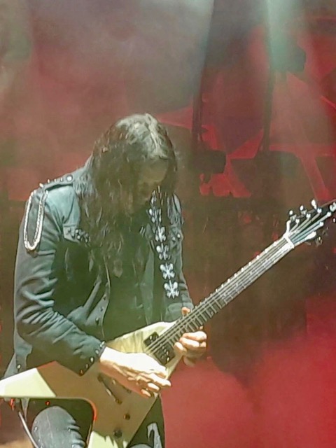 Michael Amott uses Rakete live on stage