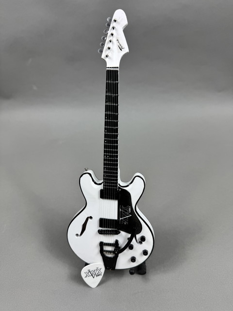 Miniature Ota Vana
