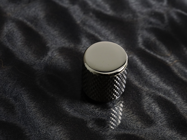 Iris Traveller – Black Stain Gloss