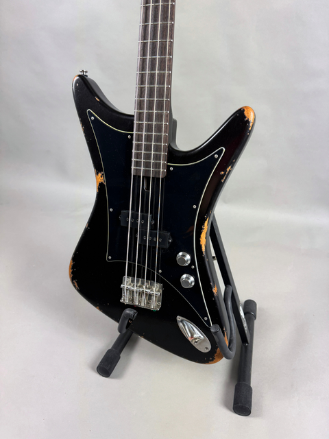 Star X Bass – Metallic Black