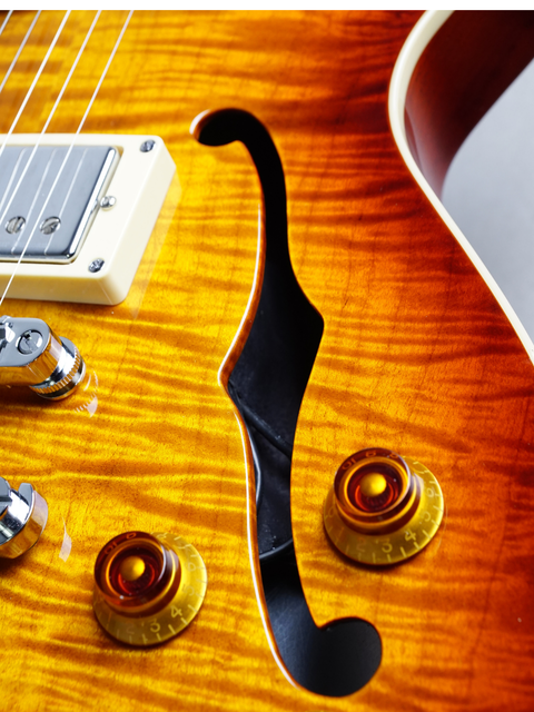 Diamant II Premium – Cherry Burst finish
