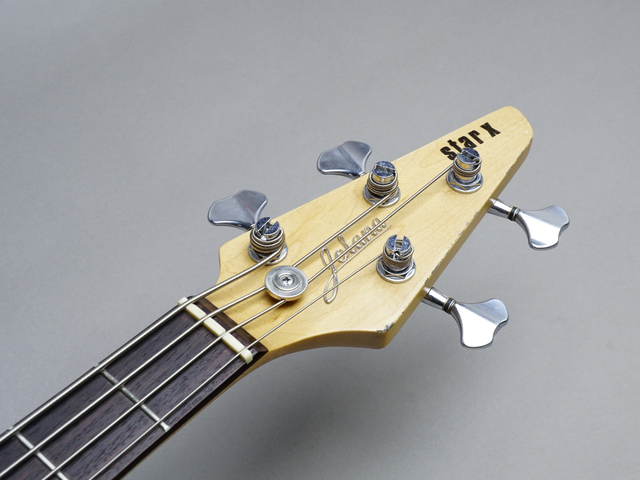 Jolana Dos Hombres bass