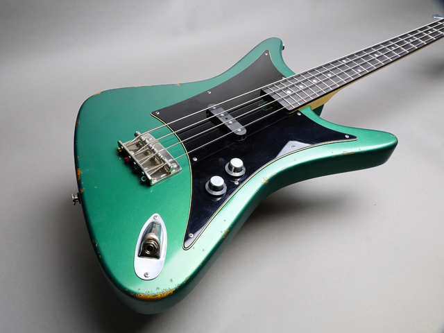 Jolana Dos Hombres bass