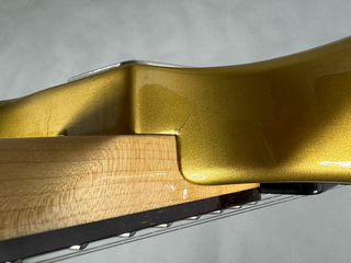 Dokončete praskliny v blízkosti krku