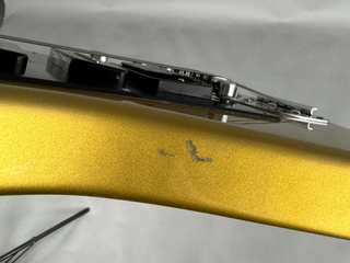 Malá odřenina na boku těla