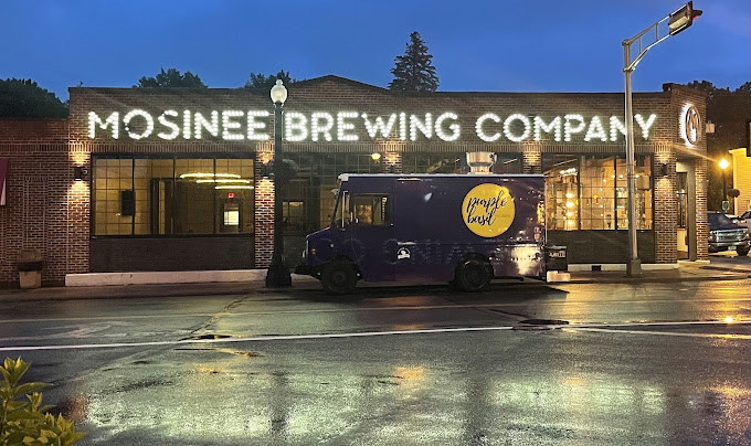 Mosinee Brewing Co - Kirk Tatnall Band featuring Gordon Kirchoff (bass) and Tony Wagner (drums)