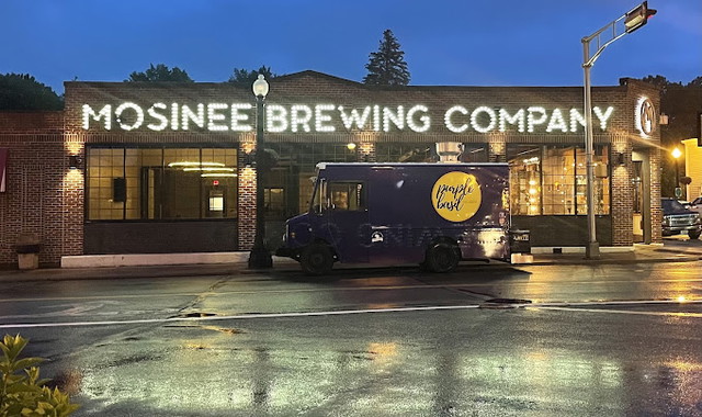 Mosinee Brewing Co - Kirk Tatnall Band featuring Gordon Kirchoff (bass) and Tony Wagner (drums)