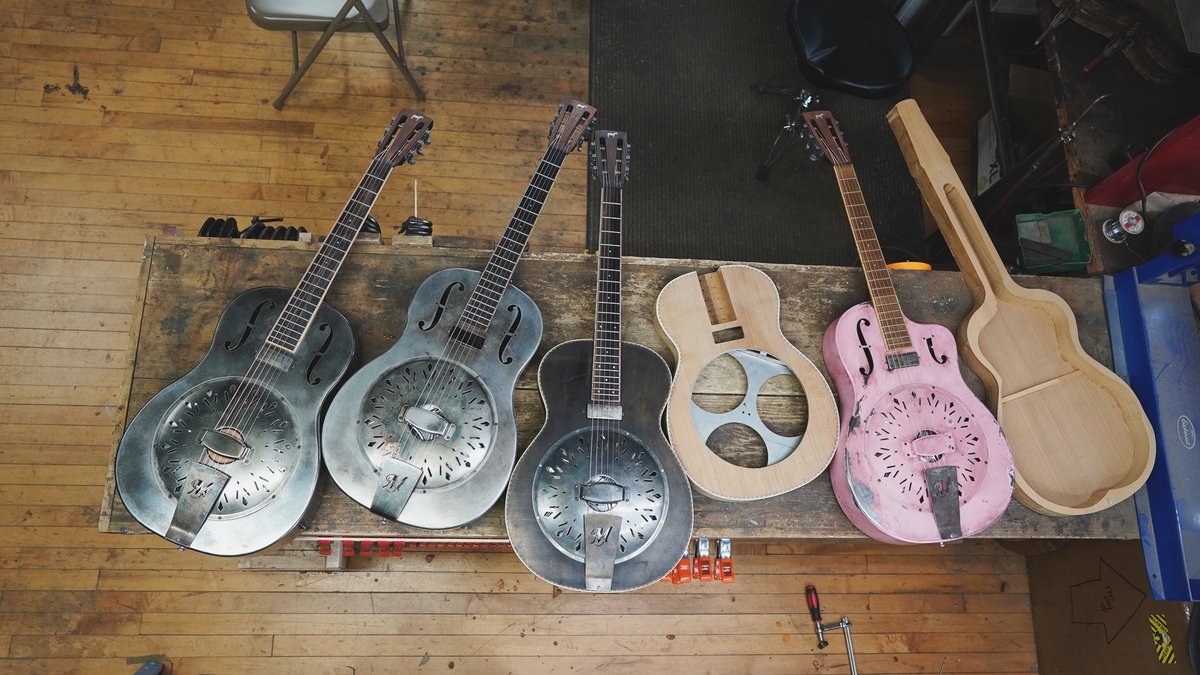 Pile of Geetars