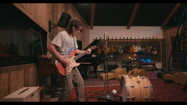Tyler Bryant single coil and kick drum