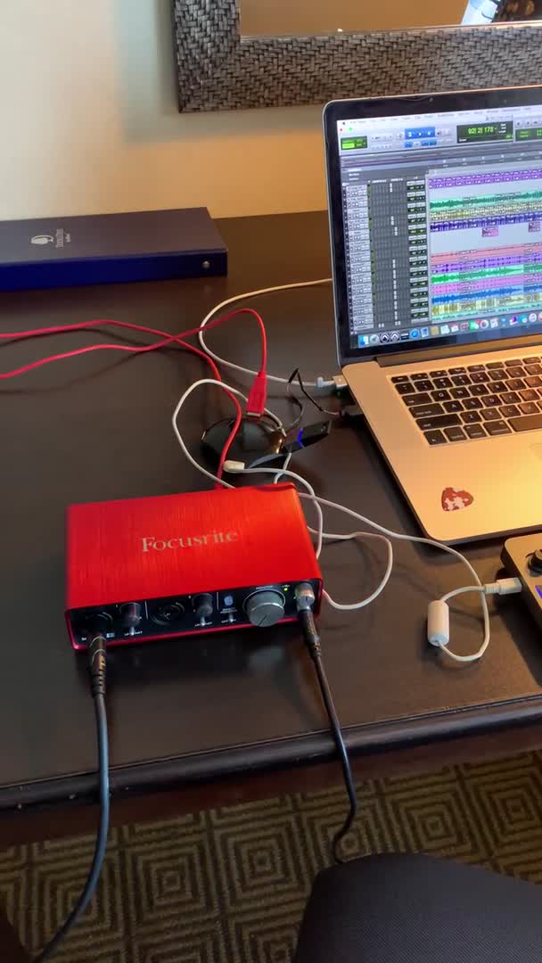 Mobile Recording Rig (OnTour Hotel Room Version) Shane Theriot