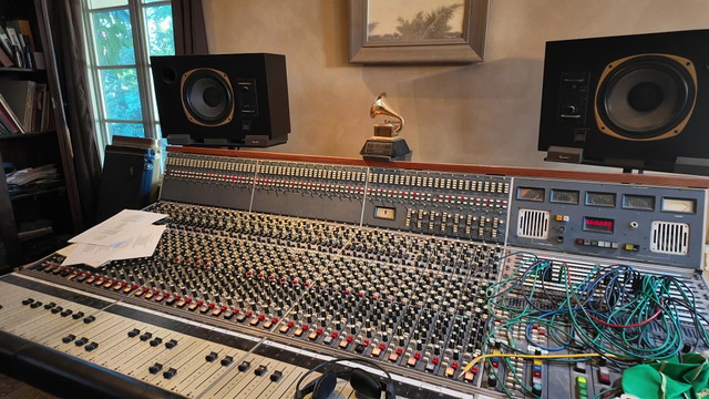 Mixing session from new record- Sneak peek behind the scenes!