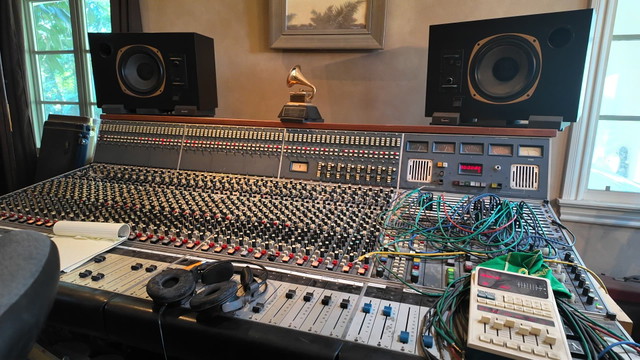 Another sneak peek into new record