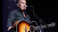 Springsteen Supports Vets at "Stand Up For Heroes"
