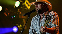 Toby Keith Launches "Interstates and Tailgates" Summer Tour