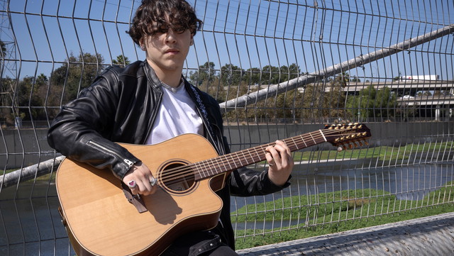 Takamine Guitars Welcomes Xavi to Artist Family