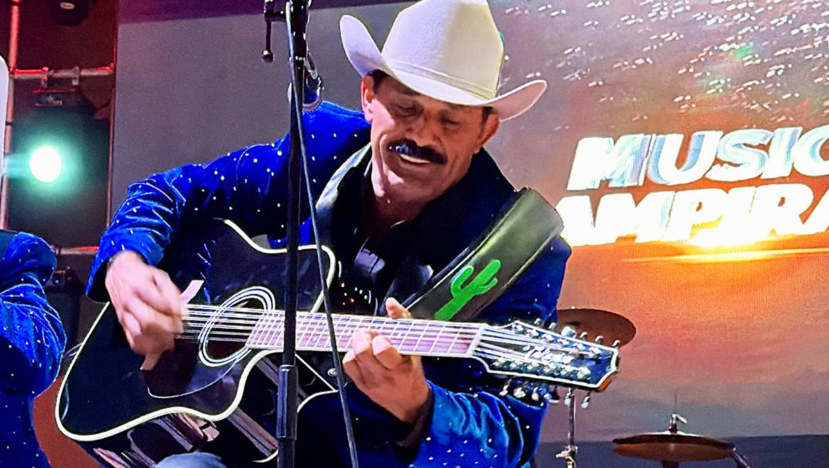 Takamine Welcomes Miguel Montoya (Miguel y Miguel) to Artist Roster