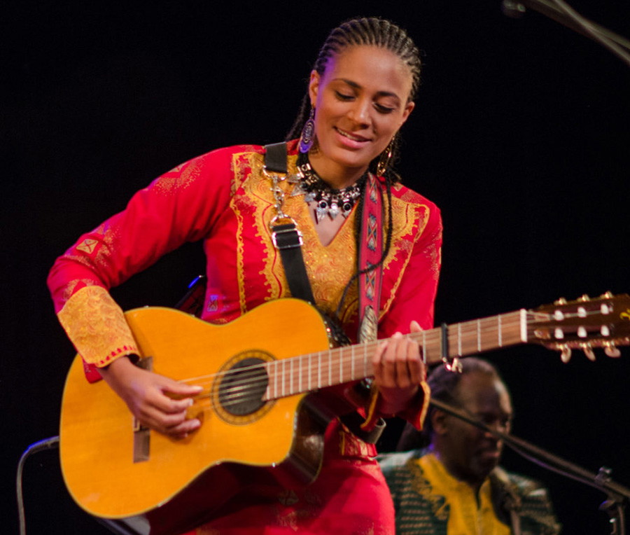 Sona Jobarteh and the Gambia Academy - Takamine