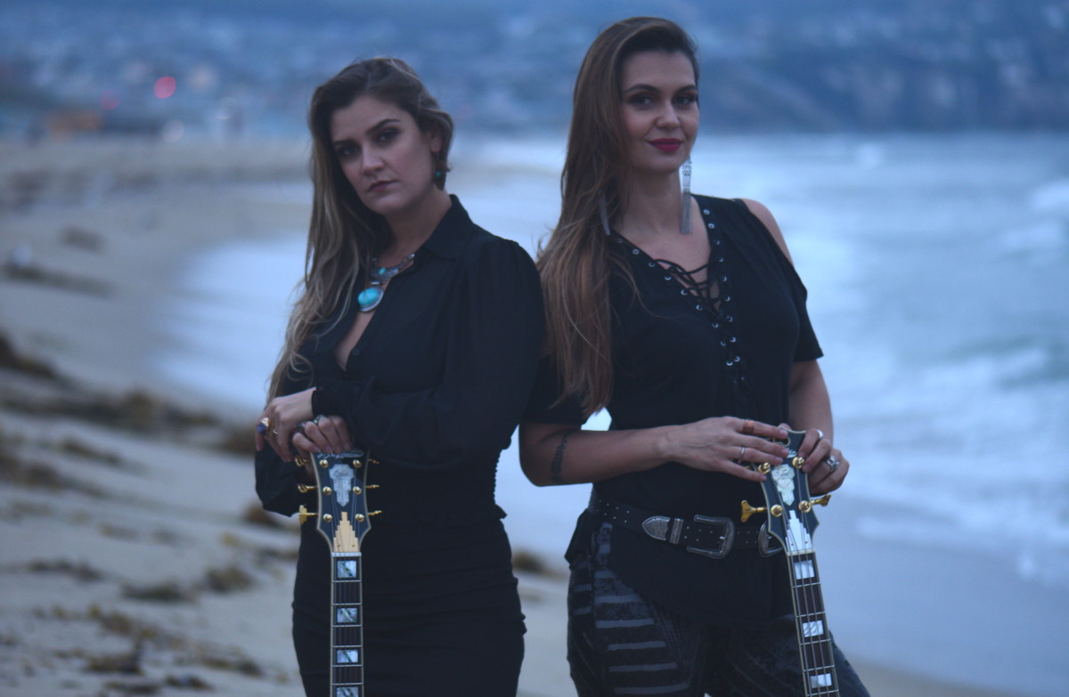 The Sister Knot - Duo at HARD ROCK CAFE HOLLYWOOD.