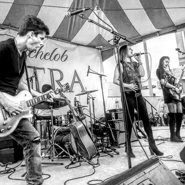The Sister Knot - Full Band - ON The Rocks - Long Beach